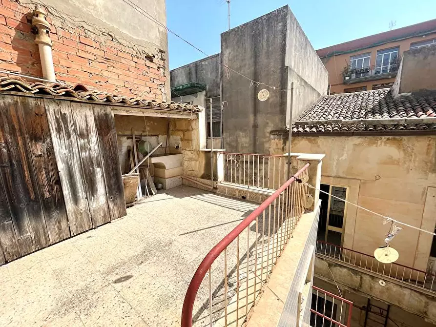 Immagine 53 di Stabile in vendita  in Via Isonzo a Siracusa