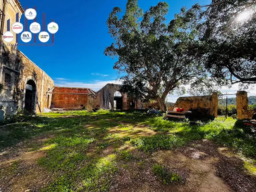 Immagine 6 di Rustico / casale in vendita  in Contrada Gioi a Noto