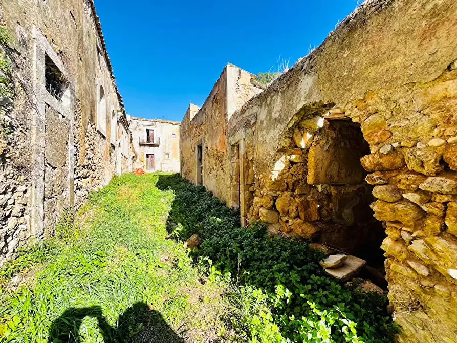 Immagine 14 di Rustico / casale in vendita  in Contrada Gioi a Noto