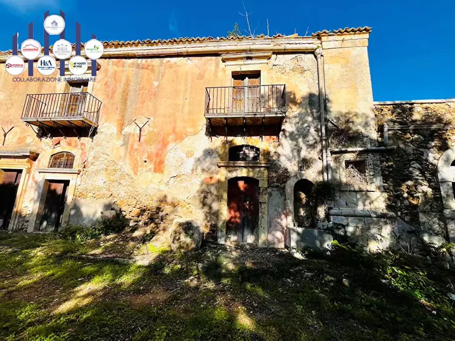 Immagine 34 di Rustico / casale in vendita  in Contrada Gioi a Noto