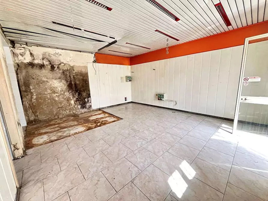 Immagine 2 di Negozio in vendita  in Via Alessandro Scarlatti a Noto