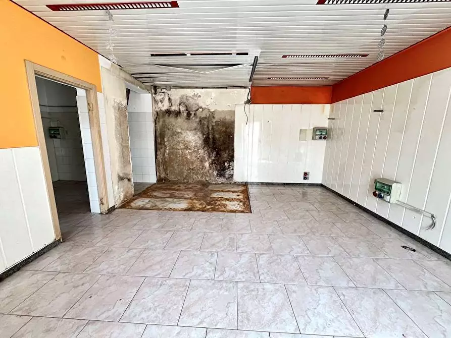 Immagine 4 di Negozio in vendita  in Via Alessandro Scarlatti a Noto