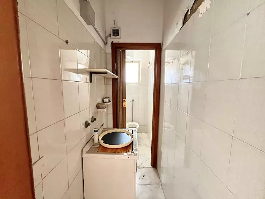 Immagine 5 di Negozio in vendita  in Via Alessandro Scarlatti a Noto