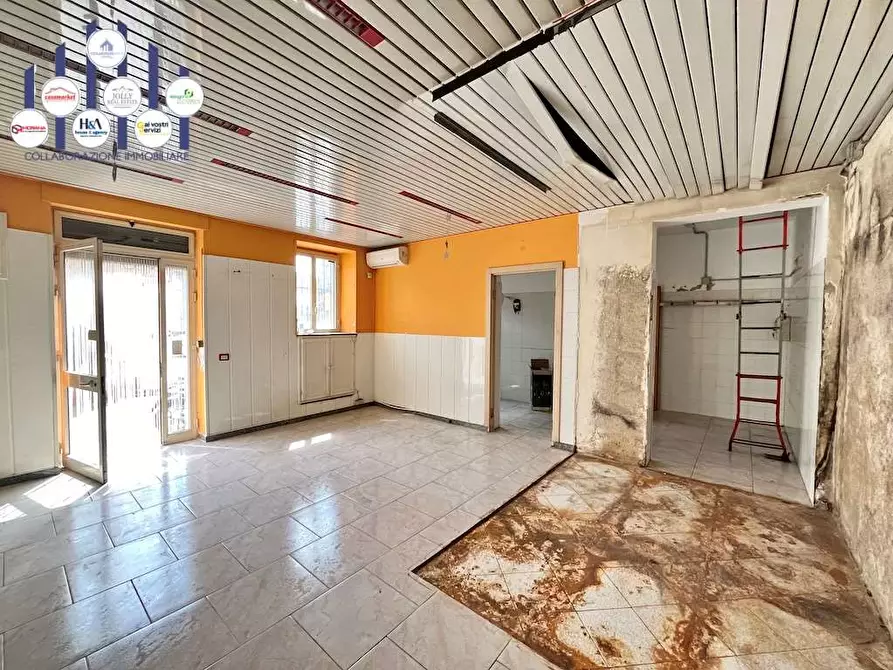 Immagine 1 di Negozio in vendita  in Via Alessandro Scarlatti a Noto