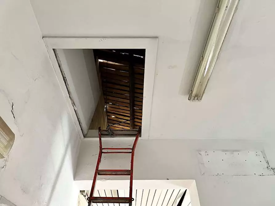 Immagine 8 di Negozio in vendita  in Via Alessandro Scarlatti a Noto