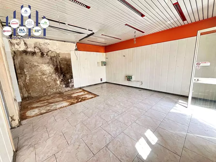 Immagine 10 di Negozio in vendita  in Via Alessandro Scarlatti a Noto