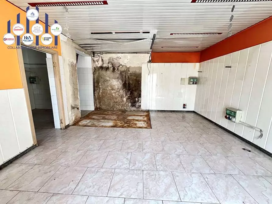 Immagine 12 di Negozio in vendita  in Via Alessandro Scarlatti a Noto