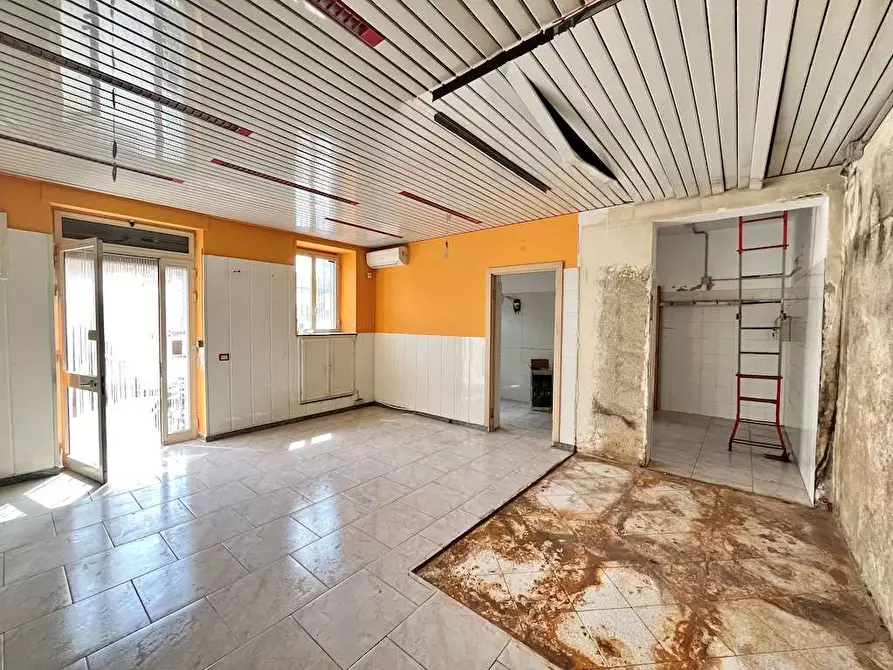 Immagine 16 di Negozio in vendita  in Via Alessandro Scarlatti a Noto