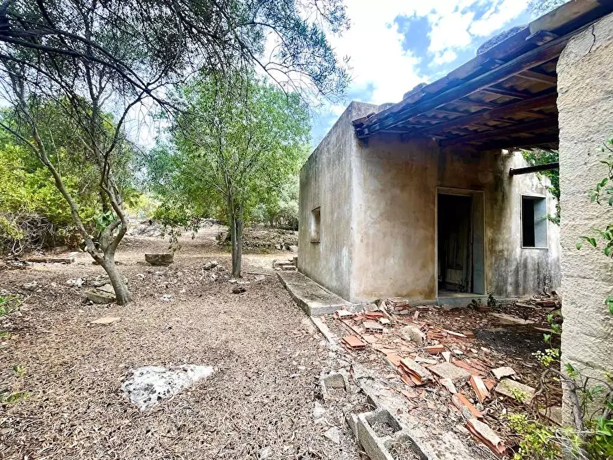 Immagine 9 di Rustico / casale in vendita  in Epipoli a Siracusa