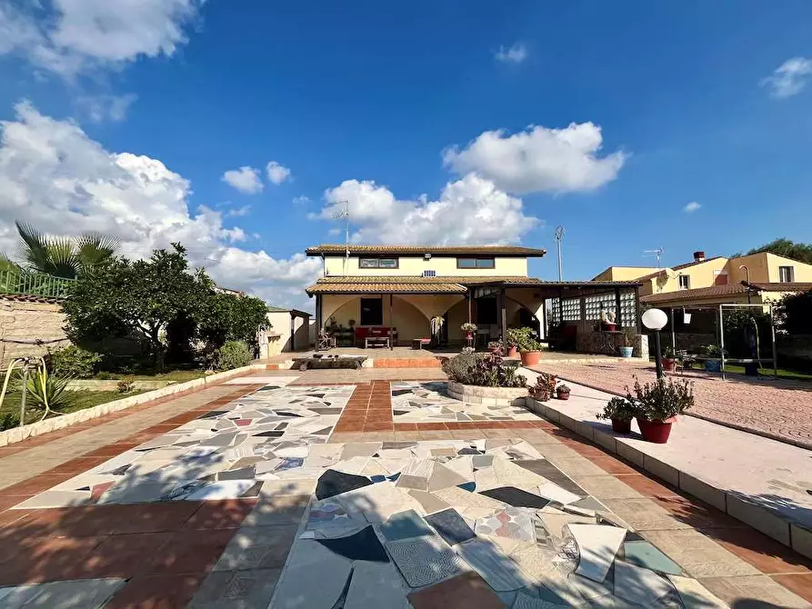 Immagine 2 di Villa in vendita  in Traversa Pozzo Nuovo a Siracusa