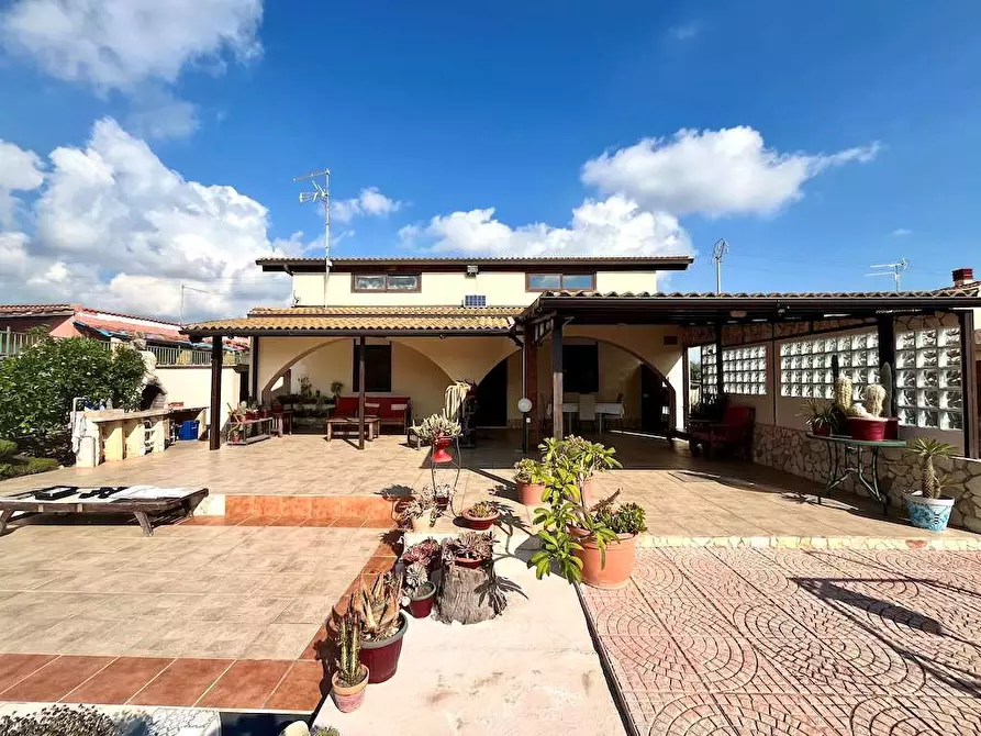 Immagine 3 di Villa in vendita  in Traversa Pozzo Nuovo a Siracusa