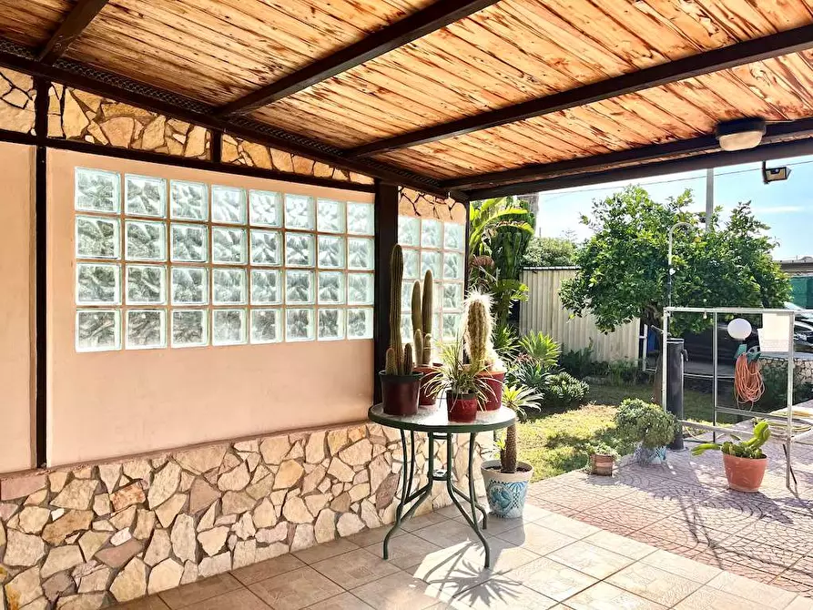 Immagine 8 di Villa in vendita  in Traversa Pozzo Nuovo a Siracusa