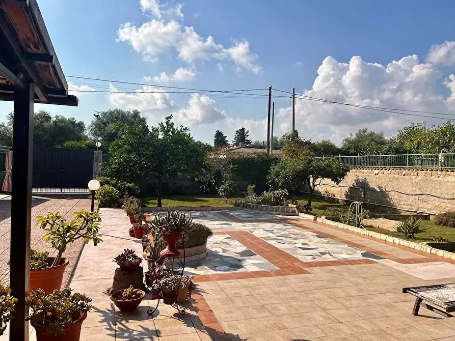 Immagine 36 di Villa in vendita  in Traversa Pozzo Nuovo a Siracusa