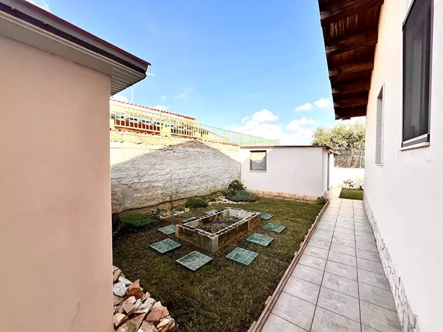 Immagine 38 di Villa in vendita  in Traversa Pozzo Nuovo a Siracusa