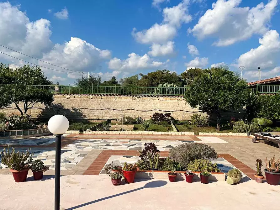 Immagine 42 di Villa in vendita  in Traversa Pozzo Nuovo a Siracusa