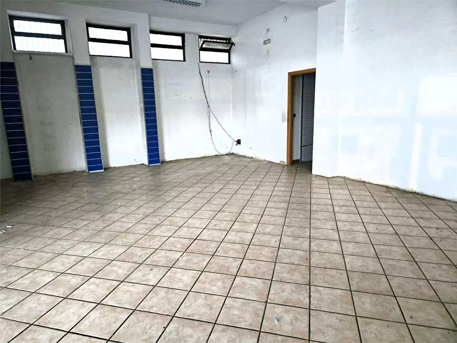 Immagine 2 di Negozio in affitto  in Via S. Sebastiano a Siracusa