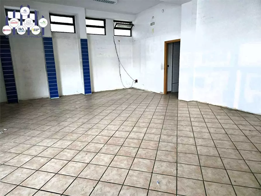 Immagine 2 di Negozio in affitto  in Via S. Sebastiano a Siracusa