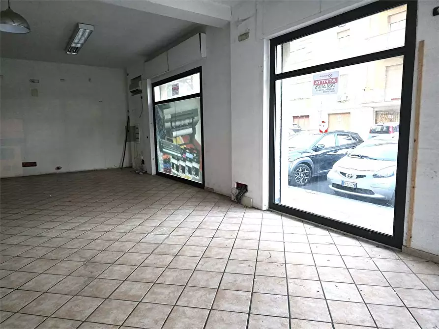 Immagine 5 di Negozio in affitto  in Via S. Sebastiano a Siracusa