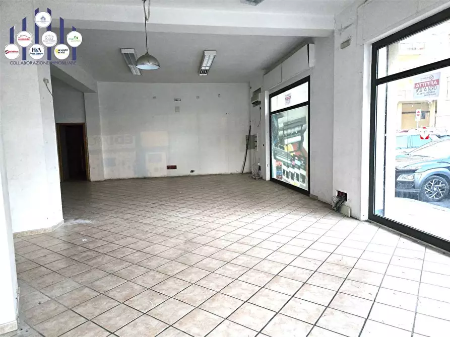 Immagine 9 di Negozio in affitto  in Via S. Sebastiano a Siracusa