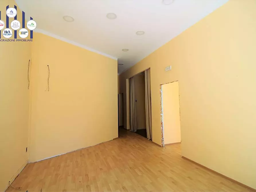 Immagine 3 di Negozio in affitto  in Via Sen. Ettore di Giovanni a Siracusa