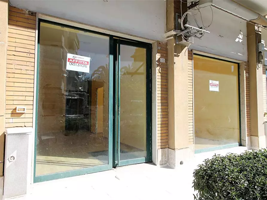 Immagine 1 di Negozio in affitto  in Via Sen. Ettore di Giovanni a Siracusa
