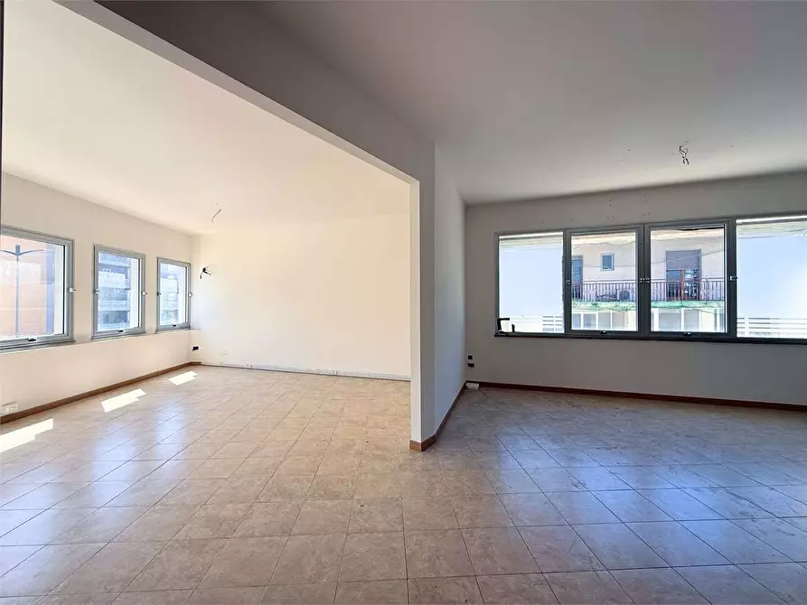 Immagine 14 di Ufficio in affitto  in Viale Teracati a Siracusa