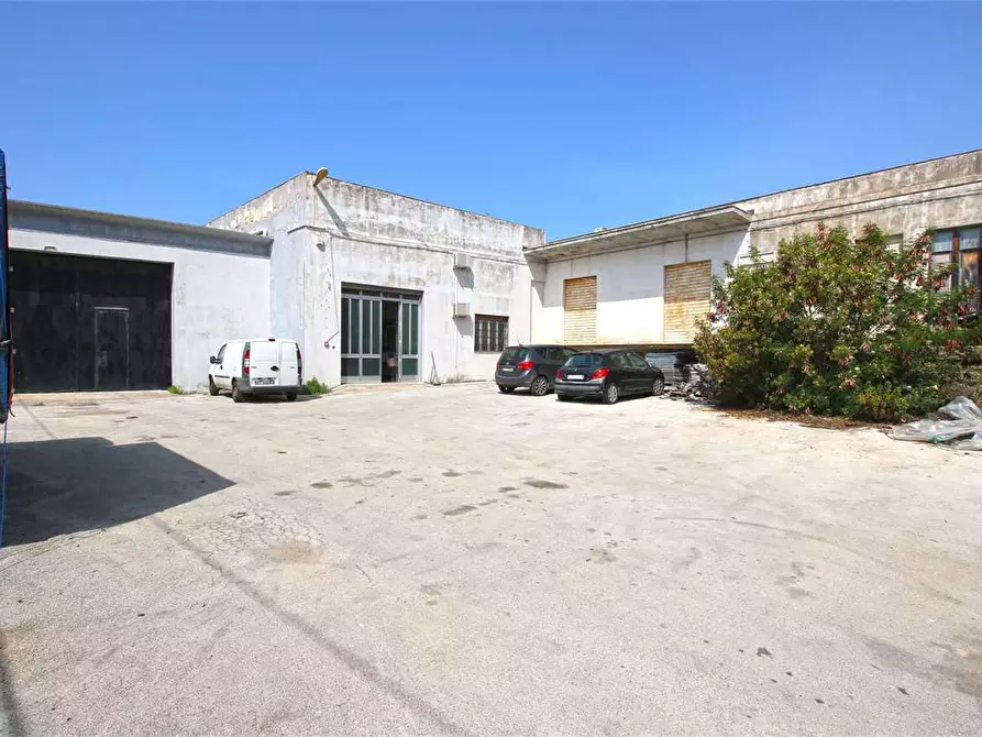 Immagine 12 di Capannone industriale in vendita  in Via Forlanini a Siracusa