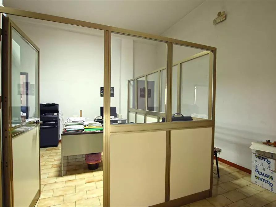 Immagine 15 di Capannone industriale in vendita  in Via Forlanini a Siracusa