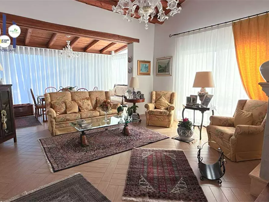 Immagine 2 di Villa in vendita  in Via della Folaga a Siracusa