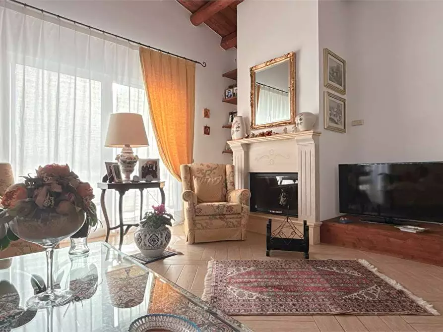 Immagine 3 di Villa in vendita  in Via della Folaga a Siracusa