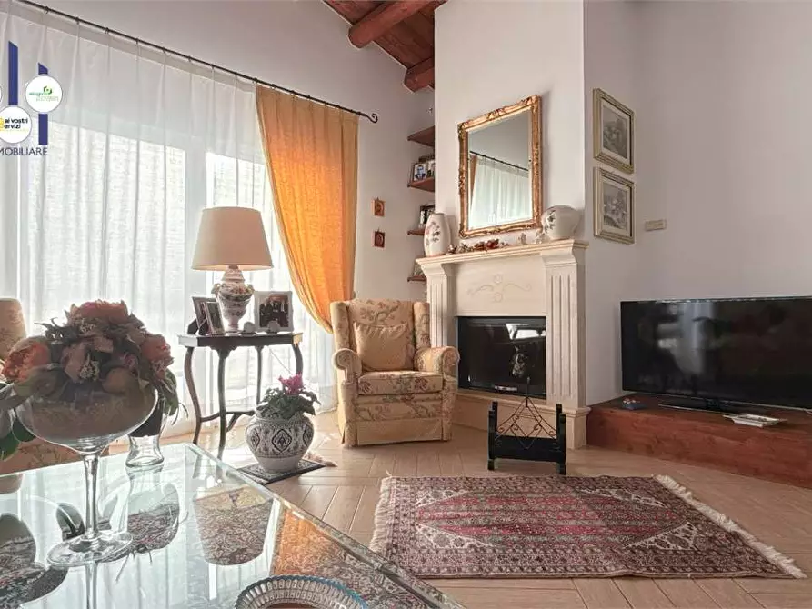 Immagine 3 di Villa in vendita  in Via della Folaga a Siracusa