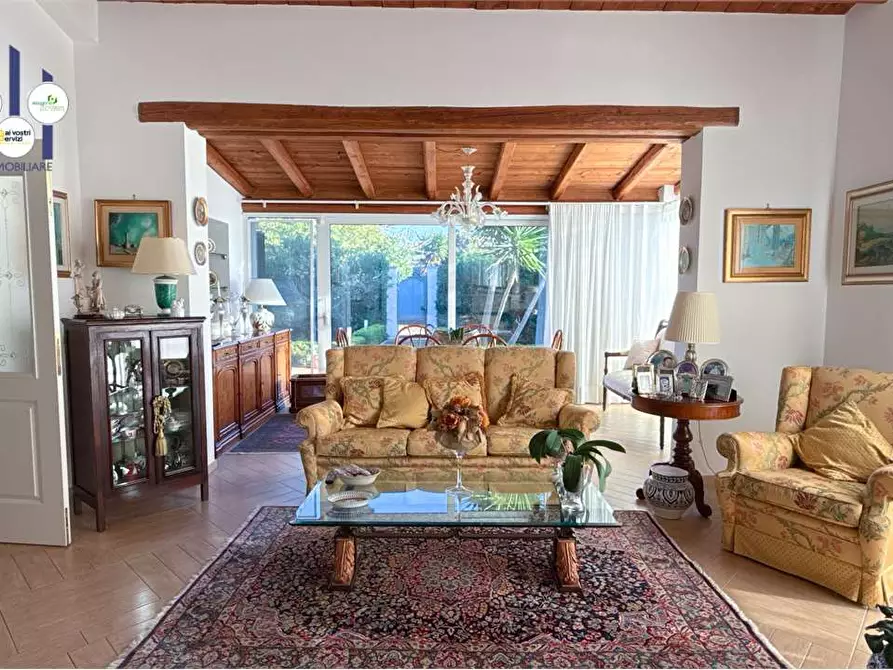 Immagine 6 di Villa in vendita  in Via della Folaga a Siracusa