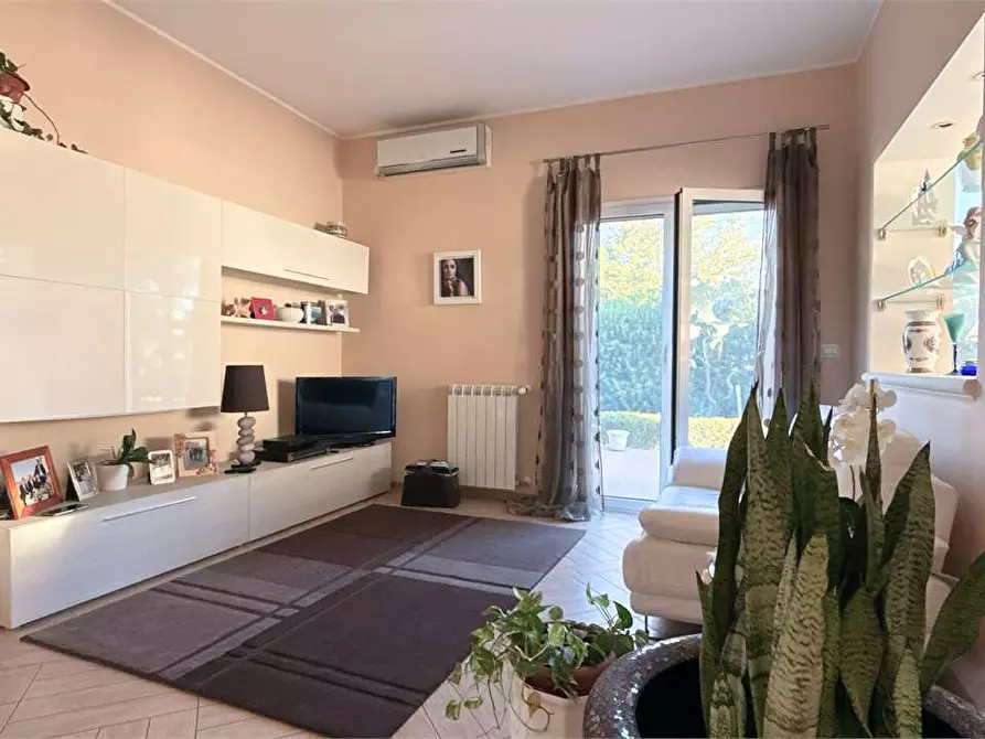 Immagine 19 di Villa in vendita  in Via della Folaga a Siracusa