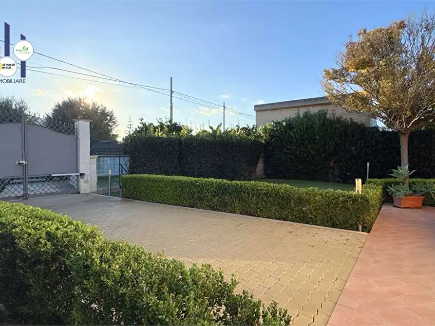 Immagine 31 di Villa in vendita  in Via della Folaga a Siracusa