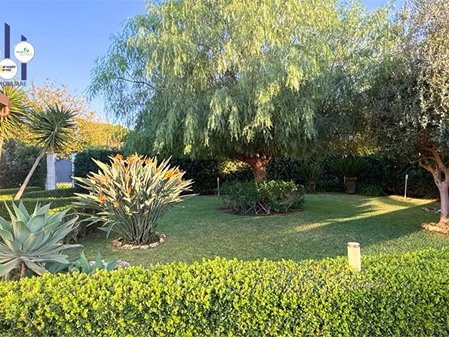 Immagine 32 di Villa in vendita  in Via della Folaga a Siracusa