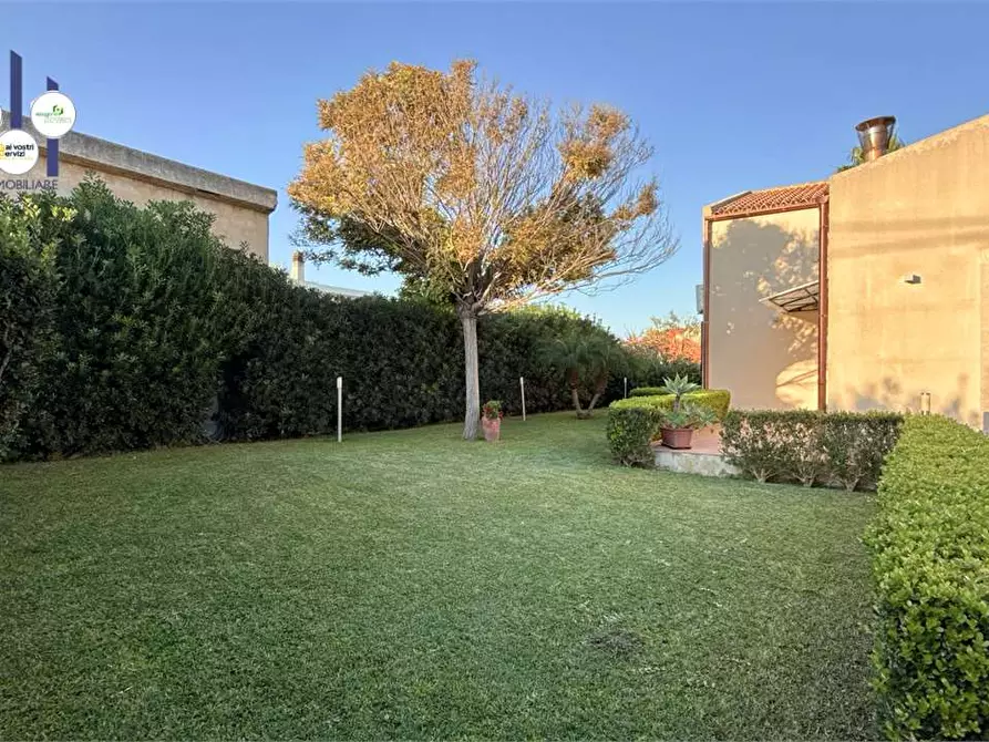 Immagine 34 di Villa in vendita  in Via della Folaga a Siracusa