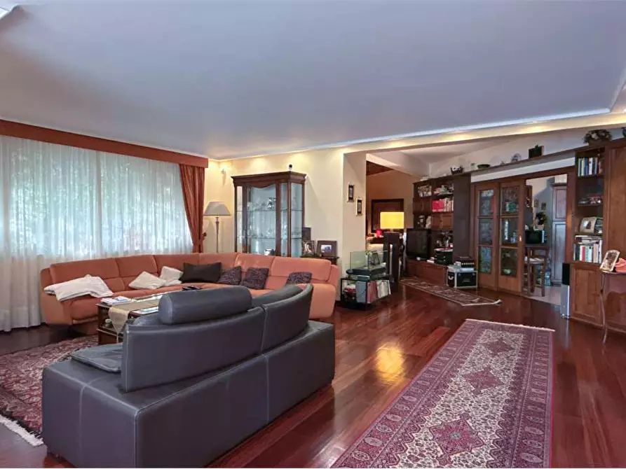 Immagine 1 di Villa in vendita  in Traversa Sinerchia a Siracusa