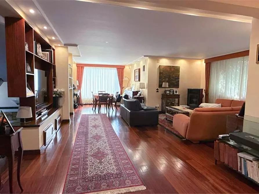 Immagine 5 di Villa in vendita  in Traversa Sinerchia a Siracusa