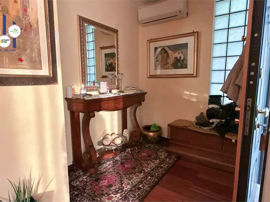 Immagine 11 di Villa in vendita  in Traversa Sinerchia a Siracusa