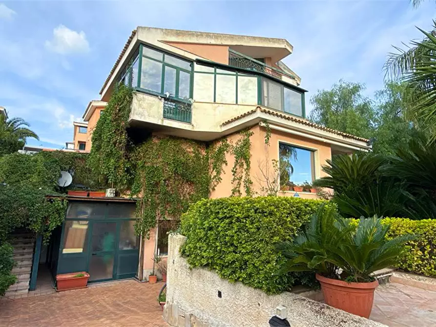 Immagine 13 di Villa in vendita  in Traversa Sinerchia a Siracusa