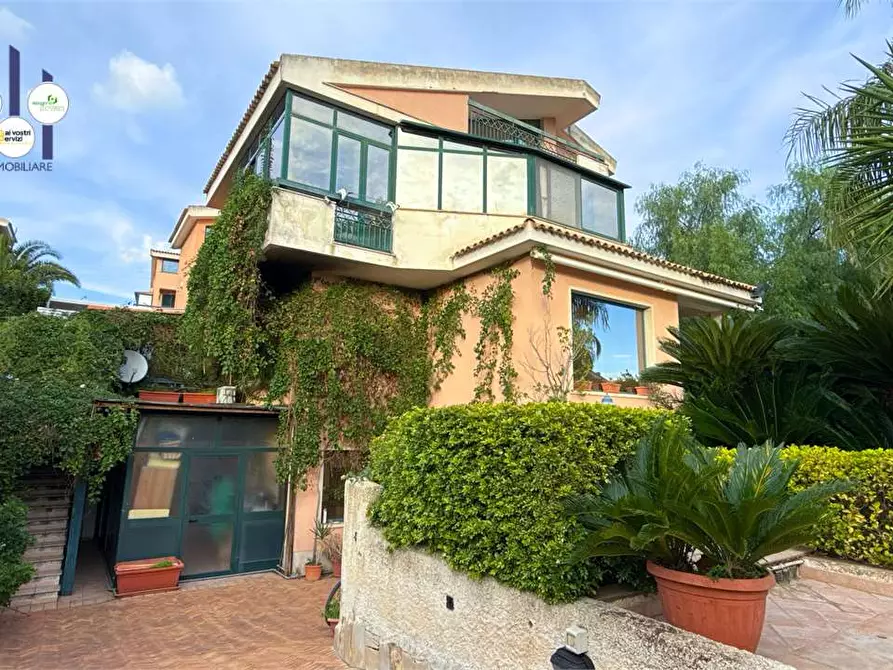 Immagine 13 di Villa in vendita  in Traversa Sinerchia a Siracusa