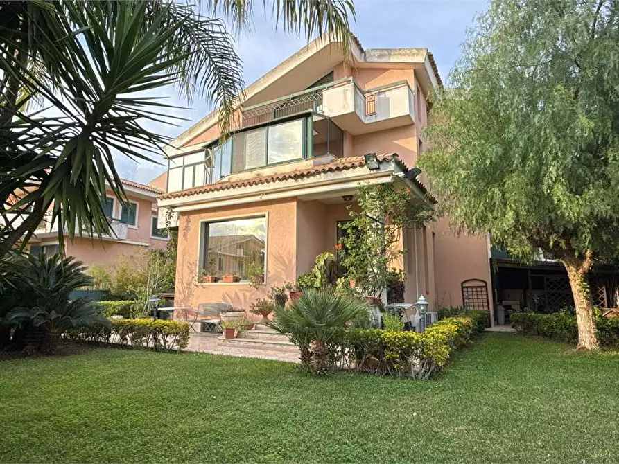 Immagine 16 di Villa in vendita  in Traversa Sinerchia a Siracusa