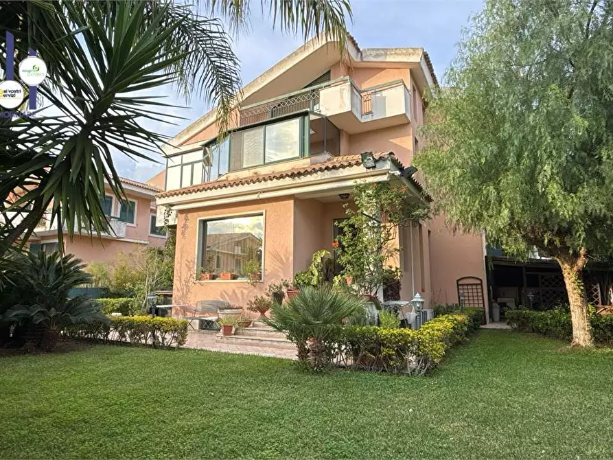 Immagine 16 di Villa in vendita  in Traversa Sinerchia a Siracusa