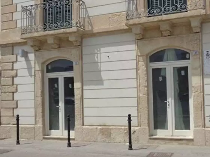Immagine 1 di Negozio in affitto  in ORTIGIA a Siracusa