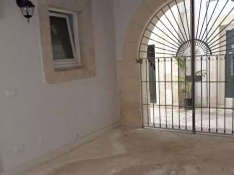 Immagine 2 di Negozio in affitto  in ORTIGIA a Siracusa