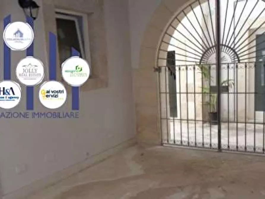 Immagine 2 di Negozio in affitto  in ORTIGIA a Siracusa