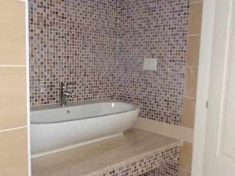 Immagine 6 di Negozio in affitto  in ORTIGIA a Siracusa