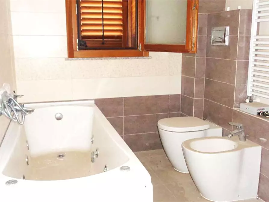 Immagine 6 di Trilocale in vendita  in VIA FILISTO PRESSI a Siracusa