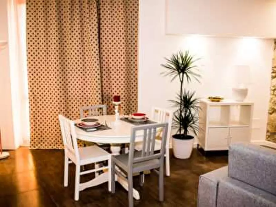 Immagine 4 di Bilocale in affitto  in C.SO UMBERTO a Siracusa