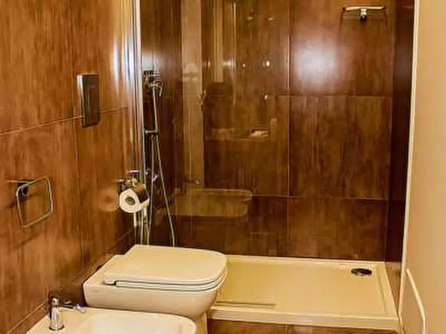 Immagine 7 di Bilocale in affitto  in C.SO UMBERTO a Siracusa